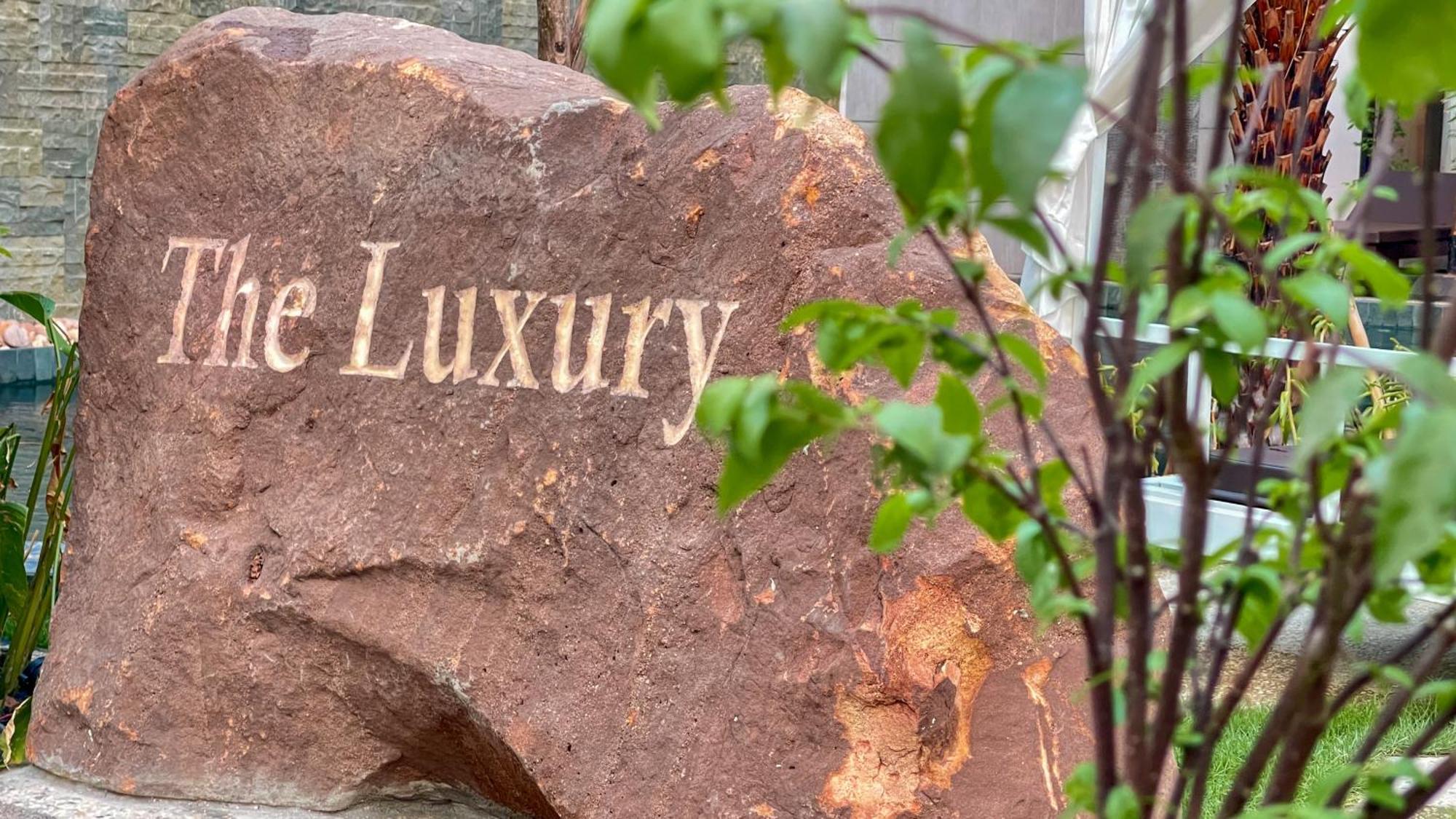 The Luxury Hotel Сием Реап Екстериор снимка